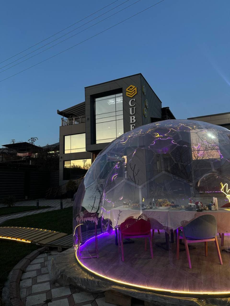 Hotel Cube House Oš Exteriér fotografie