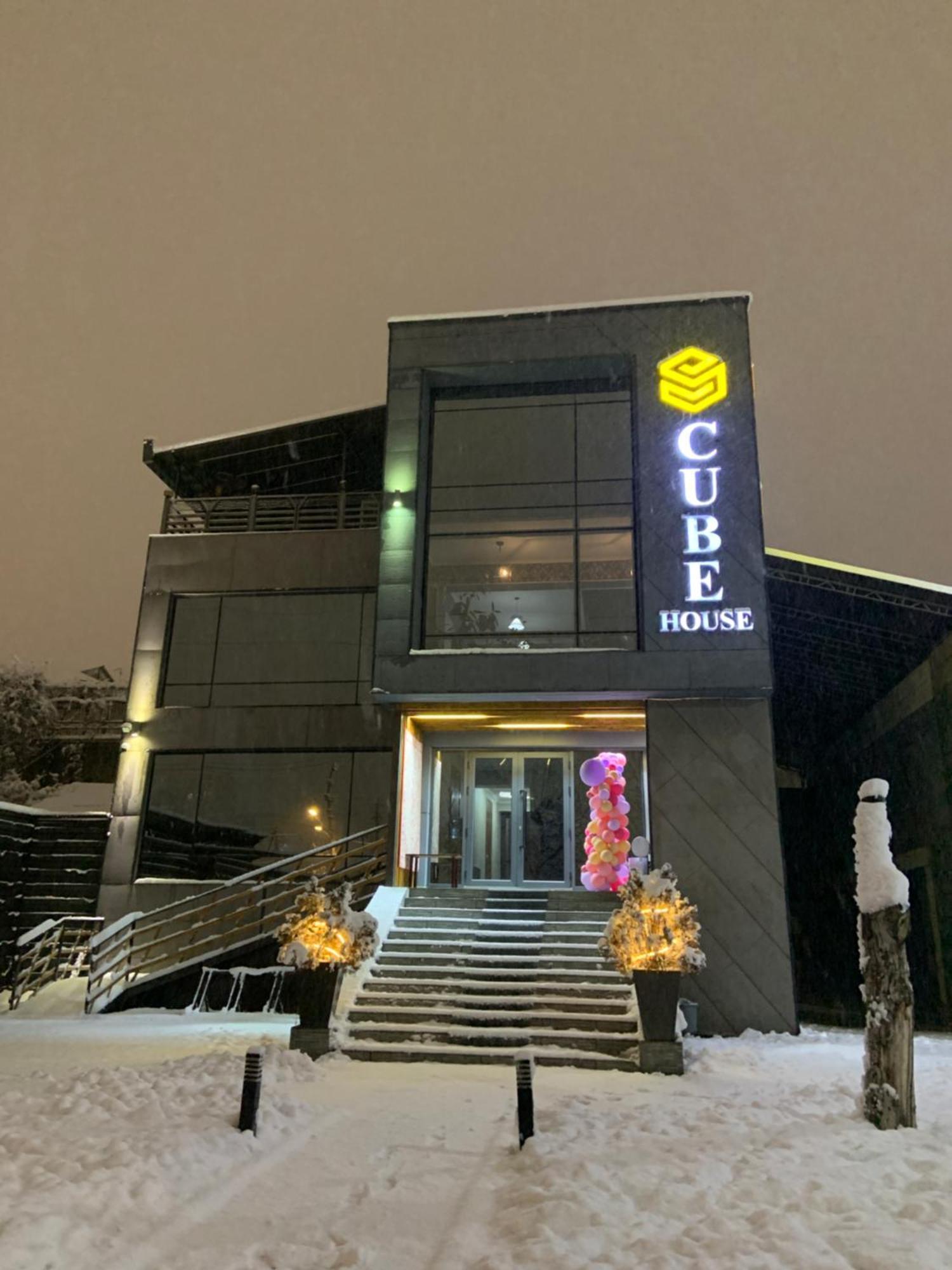 Hotel Cube House Oš Exteriér fotografie